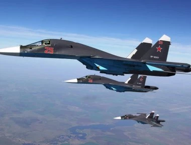 Βίντεο: Su-24 και Su-34 κονιορτοποιούν θέσεις της οργάνωσης HTS στην Ιντλιμπ